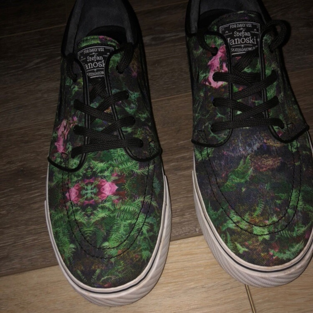 Limited edition Nike Zoom Stefan Janoski CNVS PRM